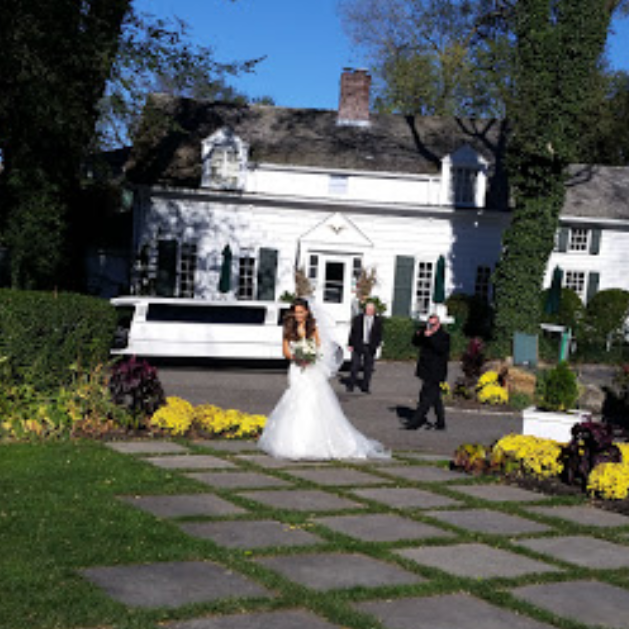 The Estate at Three Village Inn