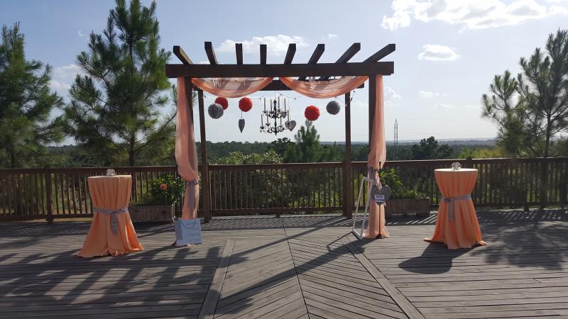 Scenic outdoor ceremony site